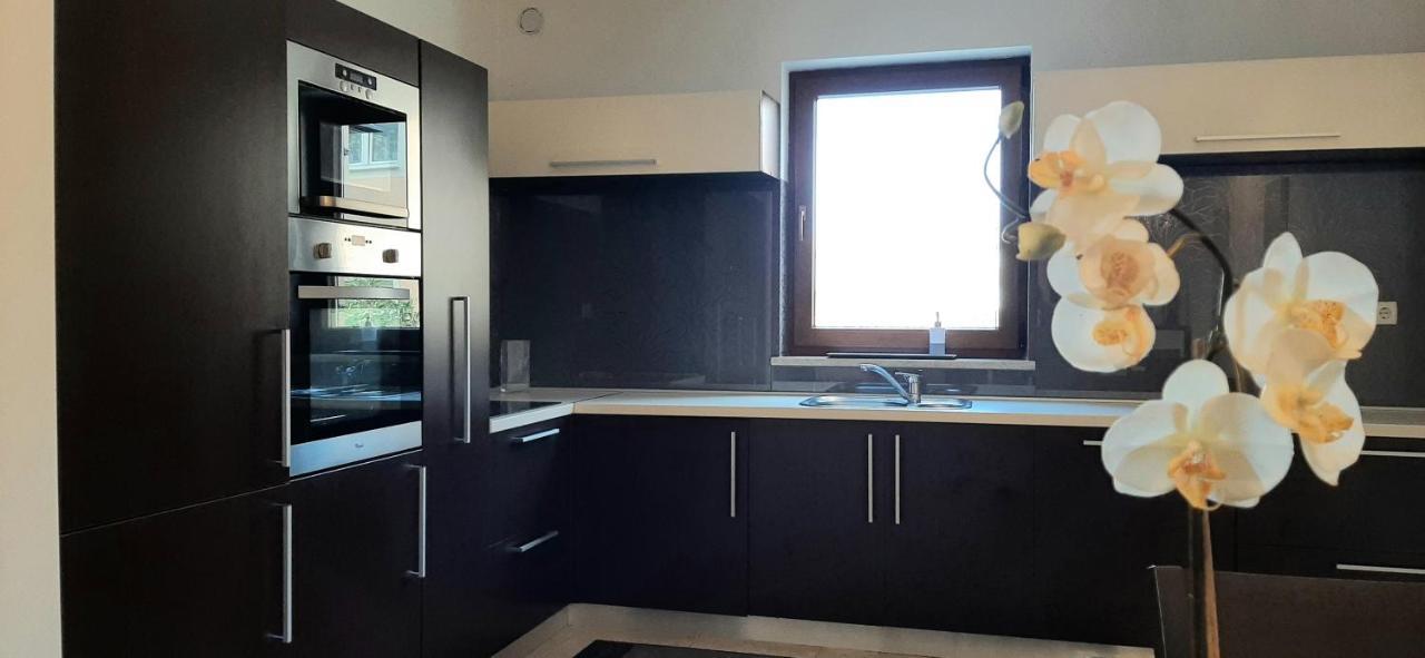 Traumferienwohnung Mit Privatem Pool & Gemuetlicher Grillecke Am Meer, Kroatien, Istrien, Liznjan Bei Medulin - Bester Urlaub An Der Adria, Fuer Paare 外观 照片