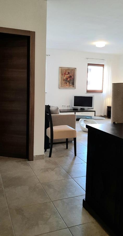 Traumferienwohnung Mit Privatem Pool & Gemuetlicher Grillecke Am Meer, Kroatien, Istrien, Liznjan Bei Medulin - Bester Urlaub An Der Adria, Fuer Paare 外观 照片