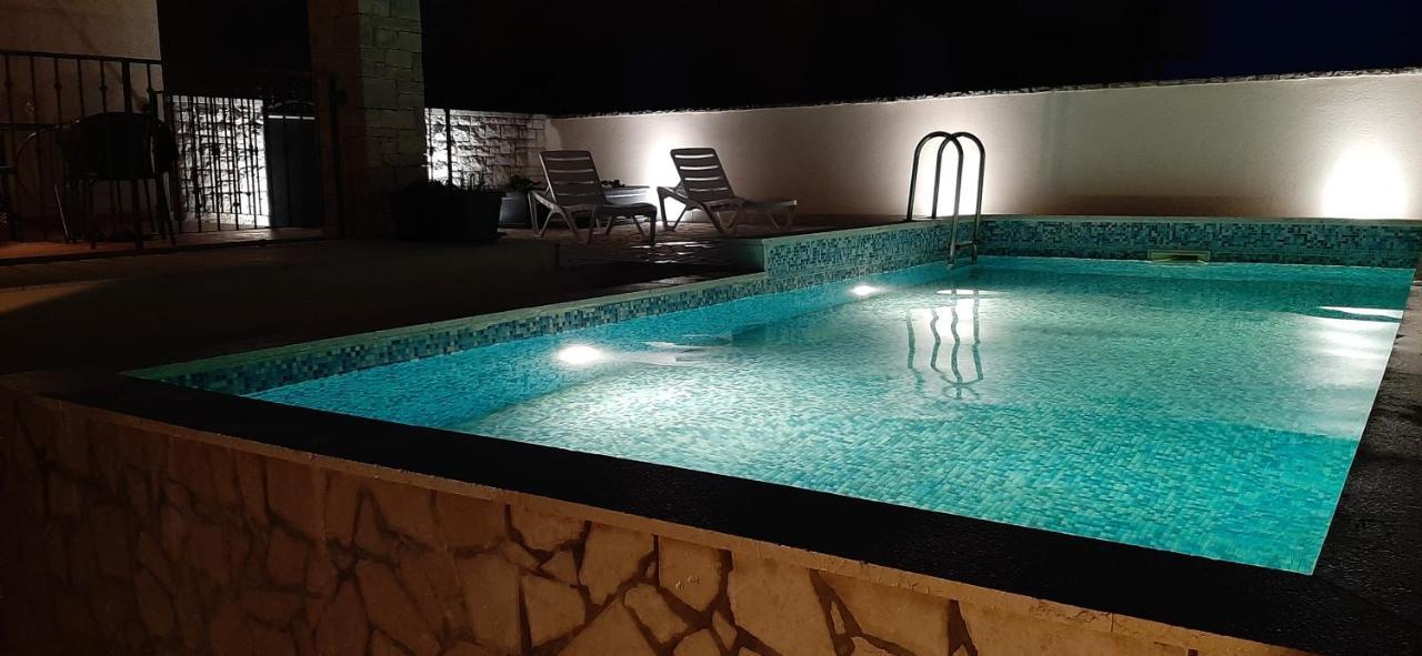 Traumferienwohnung Mit Privatem Pool & Gemuetlicher Grillecke Am Meer, Kroatien, Istrien, Liznjan Bei Medulin - Bester Urlaub An Der Adria, Fuer Paare 外观 照片